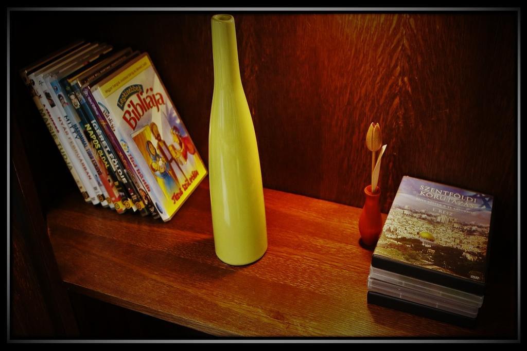Happy Colours In Old Town Apartment Kecskemet Ngoại thất bức ảnh