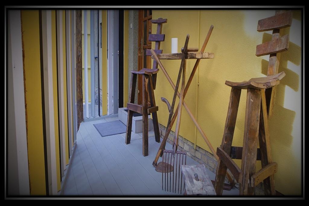 Happy Colours In Old Town Apartment Kecskemet Ngoại thất bức ảnh