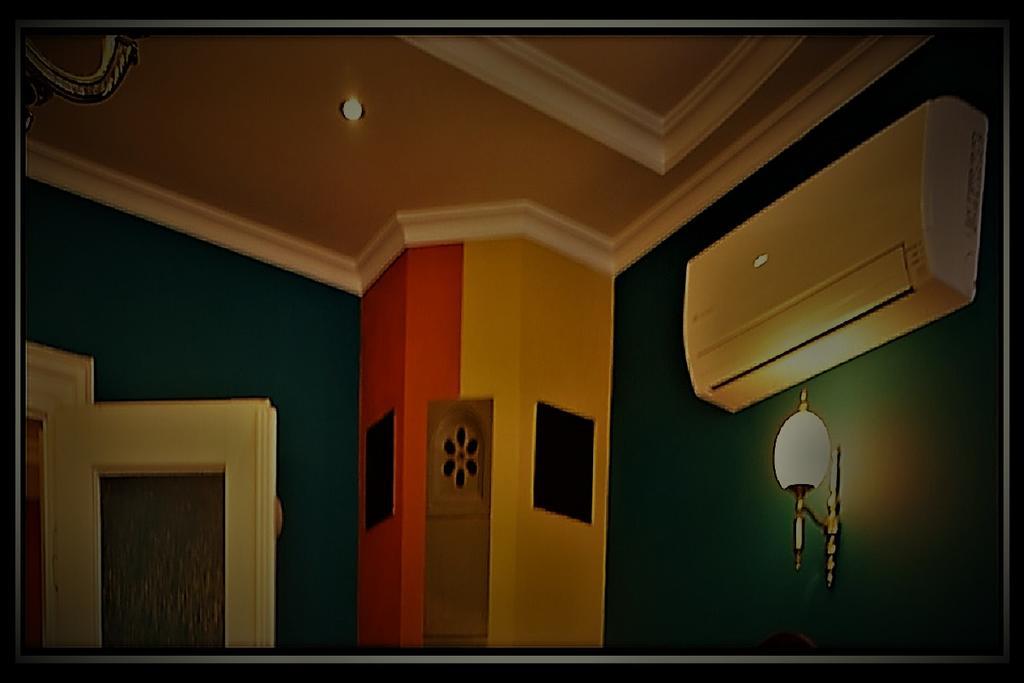 Happy Colours In Old Town Apartment Kecskemet Ngoại thất bức ảnh