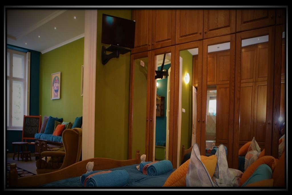 Happy Colours In Old Town Apartment Kecskemet Ngoại thất bức ảnh
