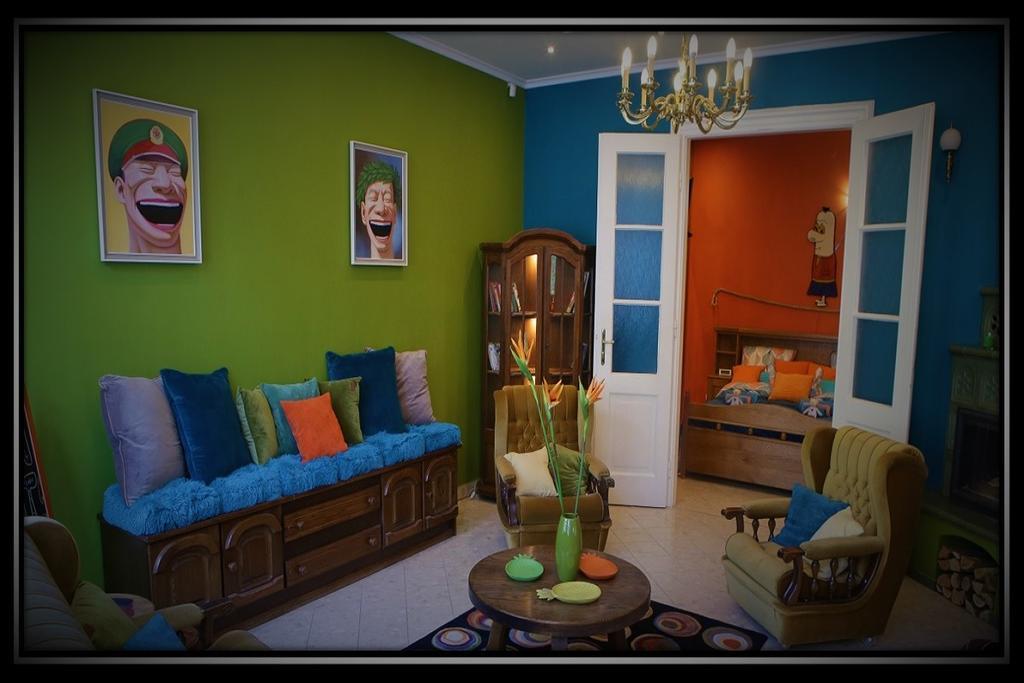 Happy Colours In Old Town Apartment Kecskemet Ngoại thất bức ảnh